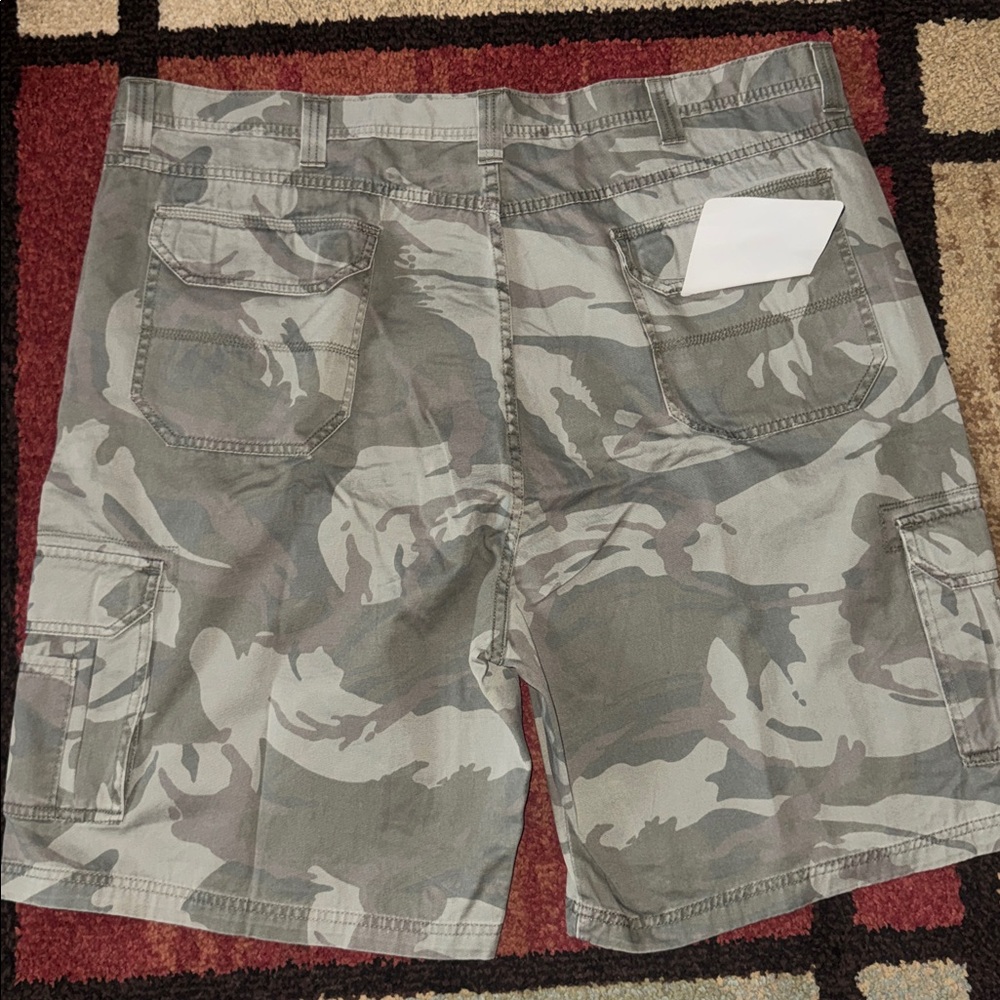 NWT Men’s Wrangler Camo Cargo Shorts - Picture 5 of 7